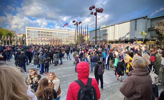 S Trga republike so udeleženci odšli na ljubljanske ulice.  | Foto: Ana Kovač