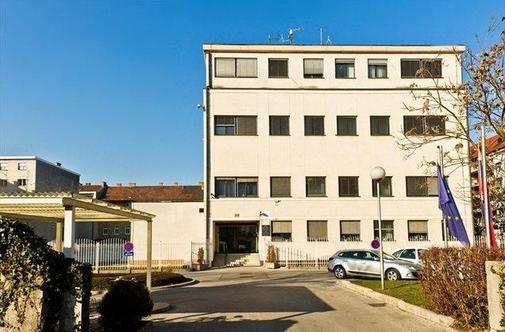 Letni prihranek 60 tisočakov: selitev agencije za varnost prometa