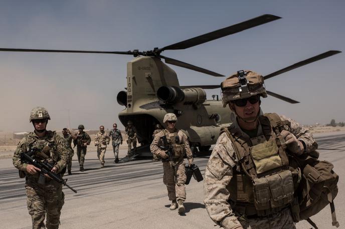 Ameriška vojska, marinci, helikopter | "Albanija je najboljša lokacija, ki ponuja možnost hitrega premikanja in usposabljanja na Balkanu v tesnem sodelovanju z drugimi zavezniškimi in partnerskimi silami," pravijo Američani. | Foto Getty Images