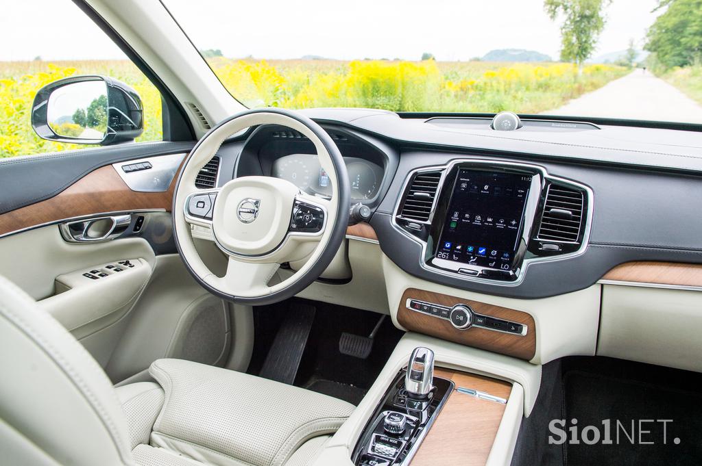 Volvo XC90 T8