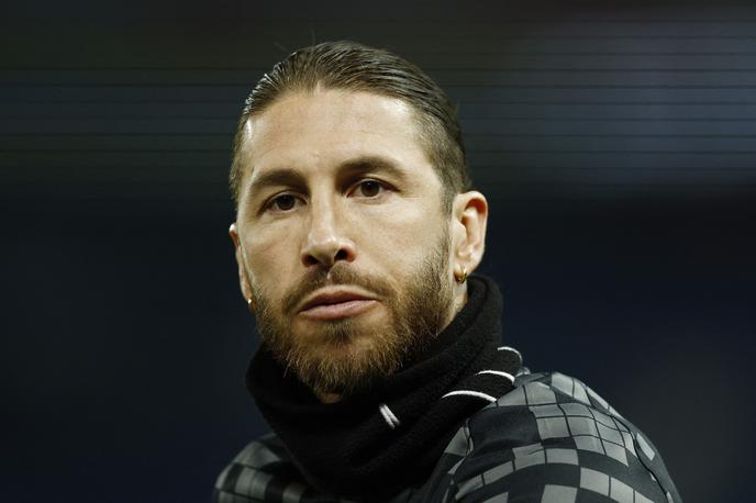 Sergio Ramos | Sergio Ramos je v tej sezoni zaradi zdravstvenih težav odigral le pet srečanj. Danes ne bo kandidiral za dvoboj z nekdanjimi soigralci, nogometaši Reala. | Foto Reuters