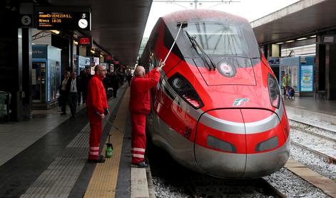 Popoln prometni kaos: stavkali bodo kar 24 ur