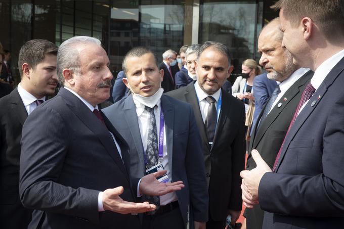 Predsednik turškega parlamenta Mustafa Shantop med obiskom srečanja predsednikov parlamentov Evropske unije na Brdu pri Kranju. | Foto: Bojan Puhek