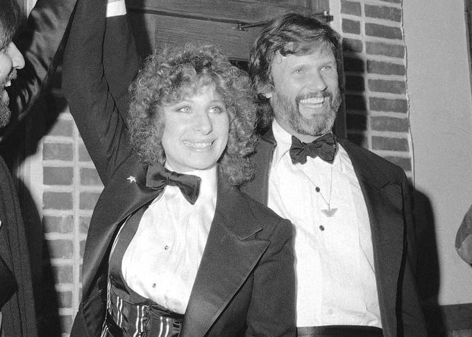 Kristofferson z Barbro Streisand na premieri filma Zvezda je rojena leta 1976. | Foto: Guliverimage