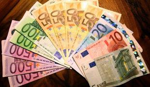 V državnem proračunu do aprila že 962 milijonov evrov primanjkljaja