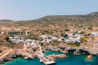 Grški otok novim priseljencem ponuja brezplačno hrano, nastanitev in 18 tisoč evrov