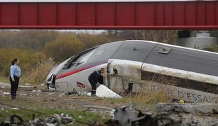 Nesreča vlaka TGV terjala deset življenj