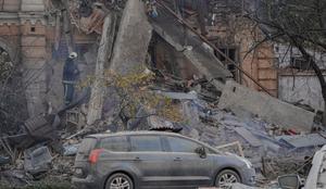 Ruski lovec Su-34 strmoglavil na ruski blok #video