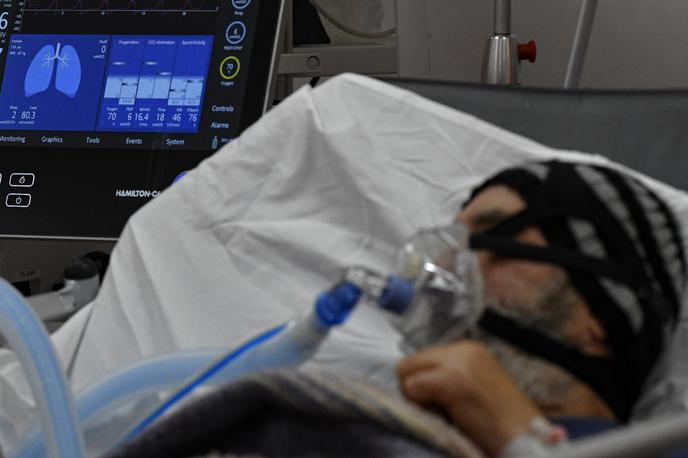 Kisik, Covid-19 | V Sloveniji je bilo v torek hospitaliziranih že 843 bolnikov s covid-19, število pacientov v intenzivni negi pa se nezadržno približuje 200.  | Foto Guliver Image