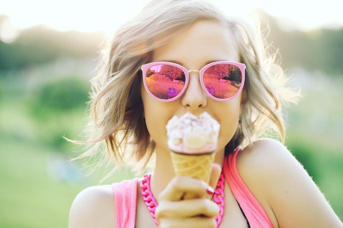 poletje, sladoled, ženska, dekle, mladi | Foto Shutterstock