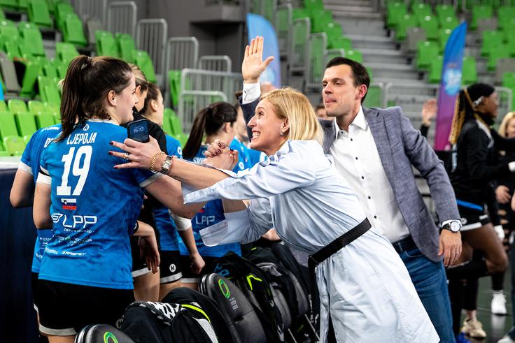 Moje sporočilo je - na vse ali nič. Imamo možnost popravnega izpita in verjamem, da se bodo igralke z borbenostjo, ki je klub krasila vsa leta, pokazale v drugačni luči," je dejala Deja Ivanović. | Foto: Matic Klanšek Velej/Sportida