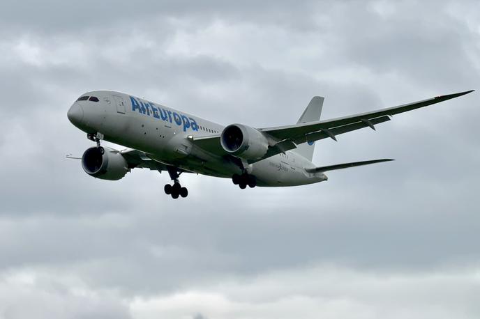 Boeing 787 Dreamliner | Njegovi odvetniki so sicer trdili, da bi morala odškodnina znašati med 80 in 230 milijonov dolarjev, medtem ko je Boeingov odvetnik predlagal znesek v višini 11,95 milijona dolarjev. | Foto Gregor Pavšič