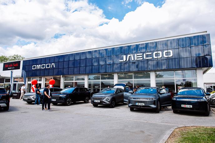 RAAC avtomobili odprl najsodobnejši salon Omoda in Jaecoo v Sloveniji