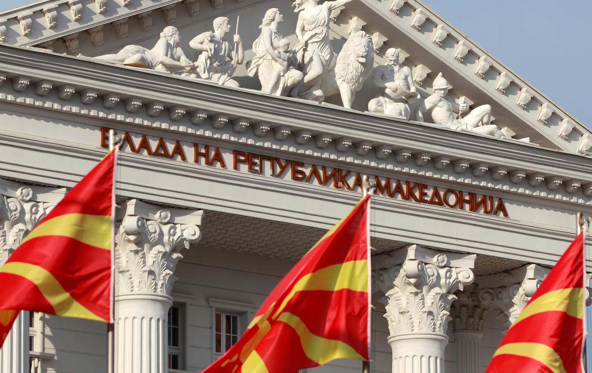 Makedonija, Skopje | Slovenski veleposlanik pri Natu Jelko Kacin je nedavno ocenil, da bi ratifikacijski proces lahko bil končan v letu dni ter da bi, če bi šlo vse gladko, makedonska zastava pred Natom lahko plapolala še pred koncem tega leta, najpozneje pa v začetku leta 2020. | Foto Reuters
