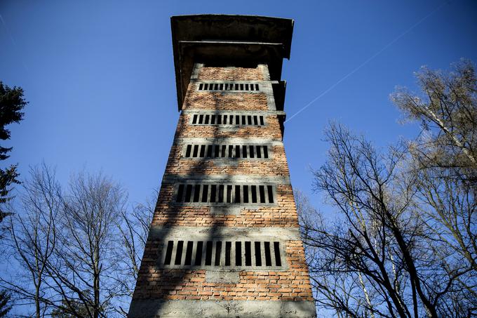 Od ljubljanske velikanke je danes ostal zapuščeni stolp, ki je nema točka v mestu in le ostalina nekdanjega športnega objekta. | Foto: Ana Kovač