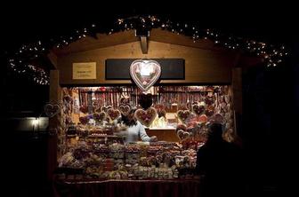 Vabljeni na sprehod med prazničnimi stojnicami