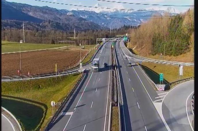 A2/E61, Karavanke - Ljubljana, priključek Brezje, vrtljiva kamera | Cesta A2/E61, Karavanke–Ljubljana, priključek Brezje | Foto DARS