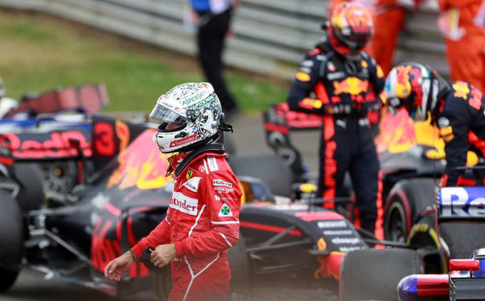 Pri Ferrariju niso bili najbolj zadovoljni. Na fotografiji Sebastian Vettel. | Foto: Reuters