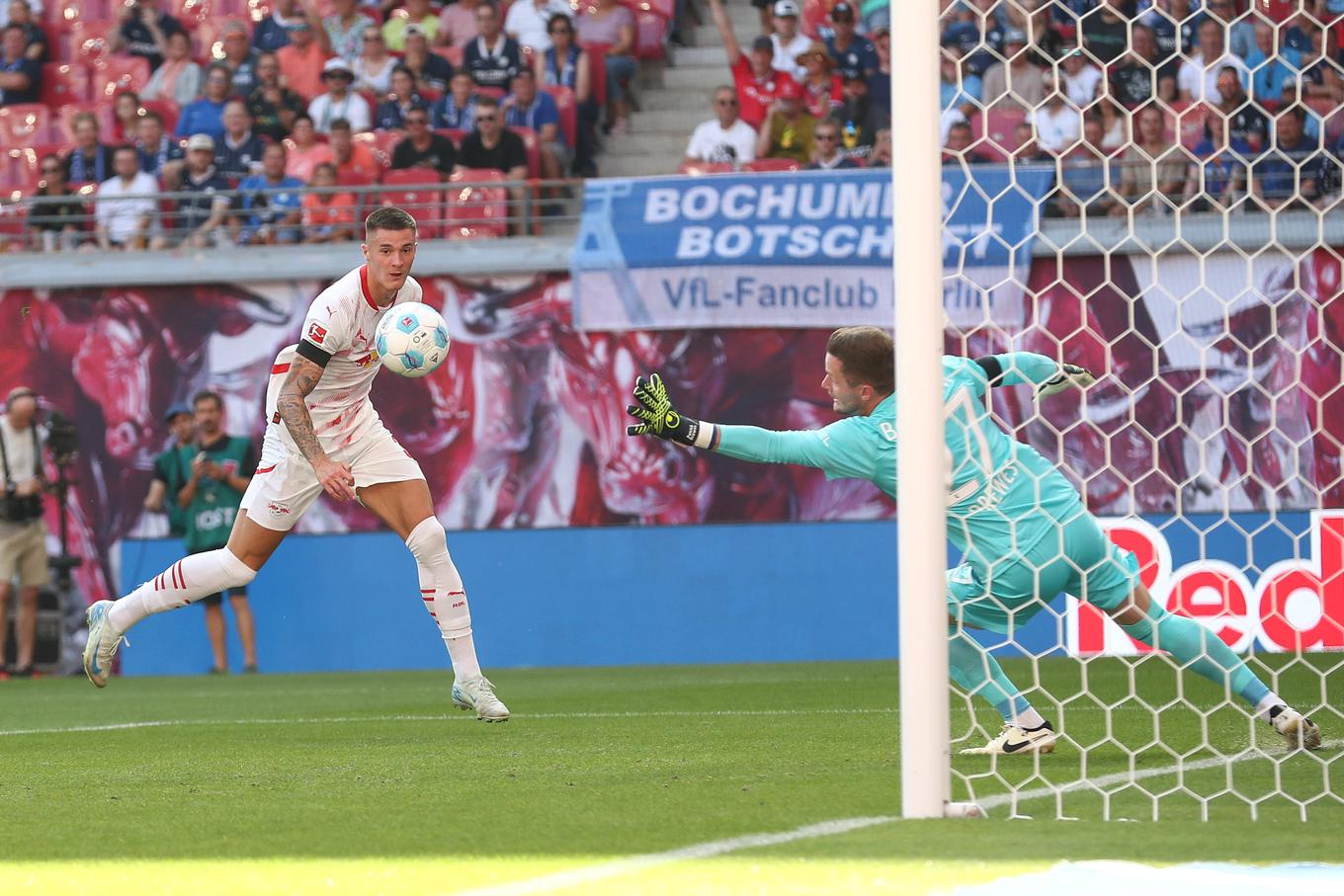 O Šeškov Leipzig entrou na nova temporada com três vitórias consecutivas. Um na copa e dois no campeonato. O atacante esloveno contribuiu com um gol e duas assistências. | Foto de : Gulliverimage