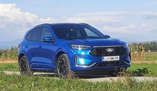 Ford kuga – hibridni SUV je eden najzanimivejših, s priključnim kablom pa ...