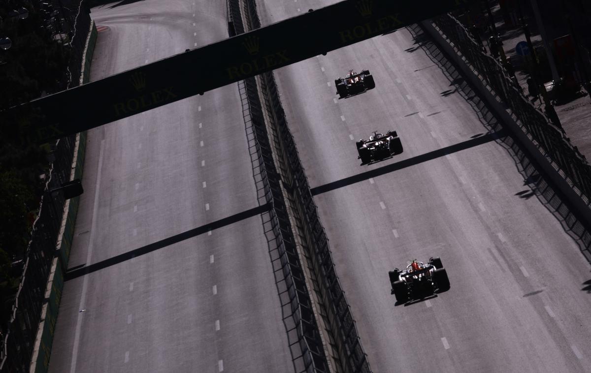 Baku Oscar Piastri Charles Leclerc Sergio Perez | Večji del dirke so Piastri, Leclerc in Perez vozili v razmiku vsega dveh sekund. Napeta dirka do zadnjega zavoja. | Foto Reuters