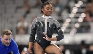 Simone Biles stopnjuje formo pred OI