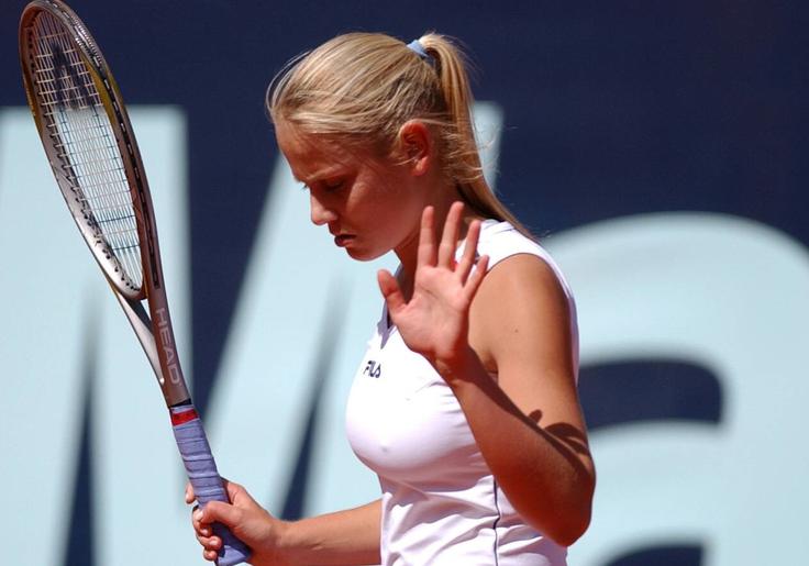 Jelena Dokić je bila nekdaj četrta igralka sveta, a za njenimi uspehi se je skrivalo veliko nasilja. | Foto: Guliverimage