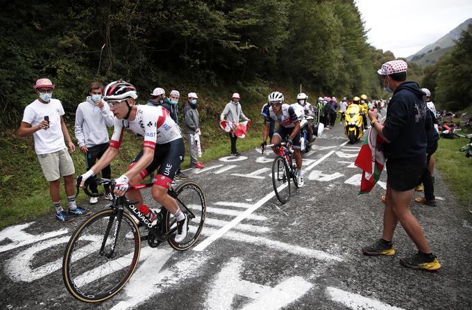 Pogačar ima med ljubitelji kolesarstva vse več navijačev. | Foto: Reuters