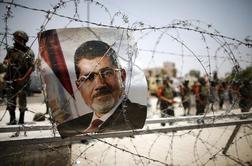 Sojenje Mursiju preloženo na začetek februarja