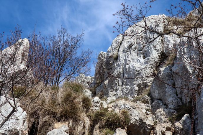 hribi Nanos | Strma pot na Nanos je zahtevna planinska pot. Z Razdrtega je vzpona za približno uro in pol. | Foto Matej Podgoršek