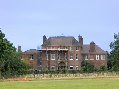 Družina princa Williama se je preselila v prenovljeno graščino