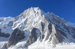Slovencema in Britancu sveti gral svetovnega alpinizma - prvi na Latoku 1 s severne strani