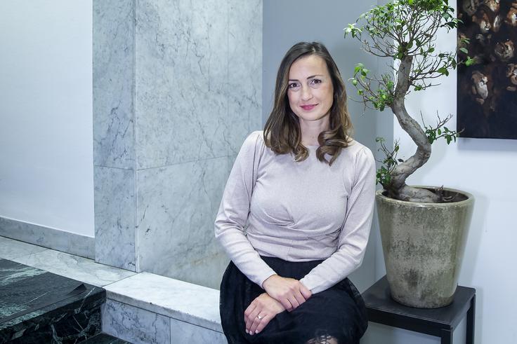 "Obiske z bližnjimi sorodniki, čeprav so ti naredili veliko hudega, lahko še vedno izpeljemo, a pod določenimi pogoji," svetuje Poljančeva.  | Foto: Ana Kovač