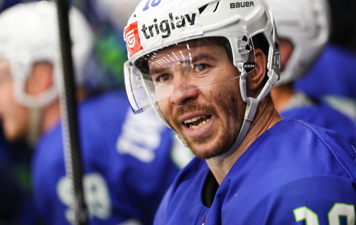 Slovenska hokejska reprezentanca : Avstrija, Ken Ograjenšek | Ken Ograjenšek je dosegel prvi gol Slovenije na prvenstvu na Švedskem. | Foto www.alesfevzer.com