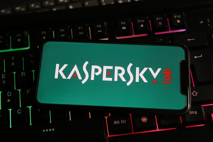 Podjetje Kaspersky Lab je bilo v zadnjih letih večkrat tarča obtožb, da sodeluje z ruskimi oblastmi, predvsem z rusko obveščevalno službo FBS, vendar v podjetju vsa tovrstna namigovanja in sume zavračajo.  | Foto: Shutterstock