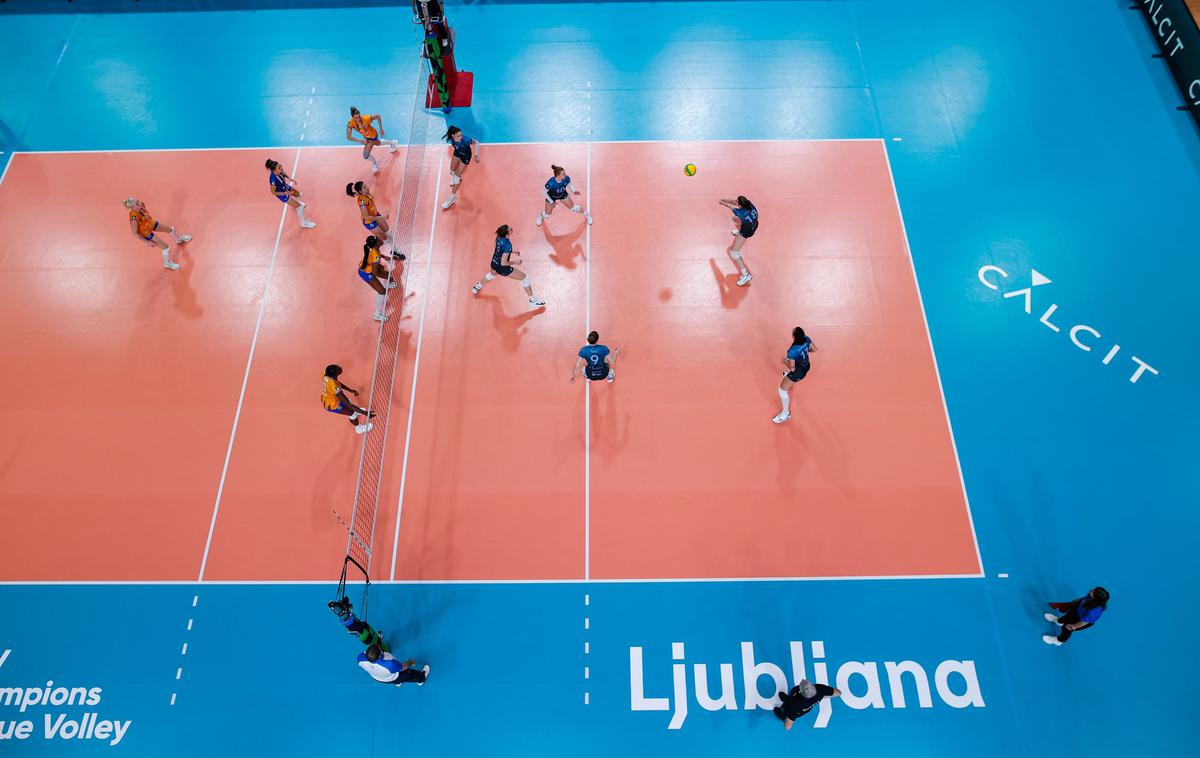 Calcit Volley | Calcit za slovo od lige prvakinj čaka obračun s Portom. Tekma bo ob 17. uri v Tivoliju. | Foto Aleš Fevžer