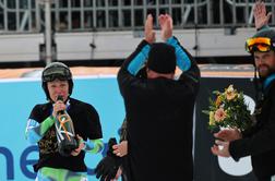 Ilka Štuhec v solzah in v objemu ekipe pomahala v slovo, Goggia potrdila mali globus