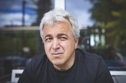 Menedžer mu je lagal v obraz in mu uničil posel
