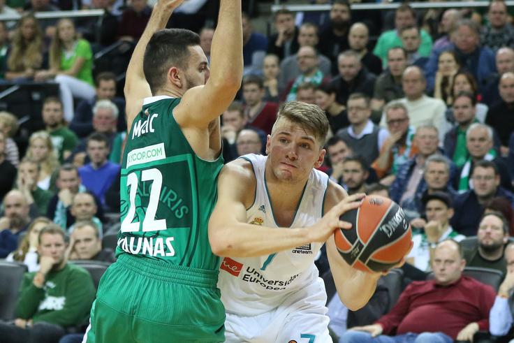 Na zadnjih dveh tekmah Reala, na katerih je ta visoko zmagal, je Dončić zbral 15 skokov in 14 podaj. | Foto: Sportida
