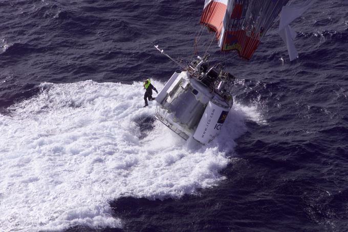 Leta 1998 so balonarja milijarderja takole reševali iz Tihega oceana. | Foto: 