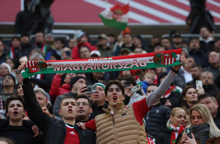 Navijači Madžarske so lahko proslavljali prvo zmago nad Slovenijo po 28 letih. | Foto: Reuters