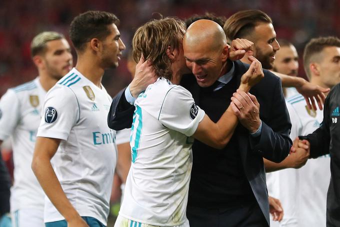 Tako sta se Luka Modrić in Zinedine Zidane veselila leta 2018 v Kijevu po zadnjem evropskem naslovu Reala. | Foto: Reuters