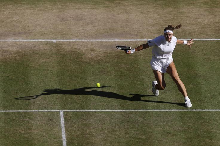 Karolina Muchova ob zaostanku z 2:6 in 2:5 ni obupala. | Foto: Reuters