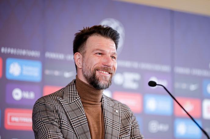 Boštjan Cesar | Boštjan Cesar je prvič stopil pred novinarje kot selektor Slovenije. | Foto Aleš Fevžer