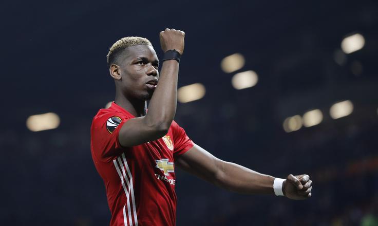 Paul Pogba je lani poleti poskrbel za rekord, ki pa bo, kot vse kaže, trajal le leto. | Foto: Reuters