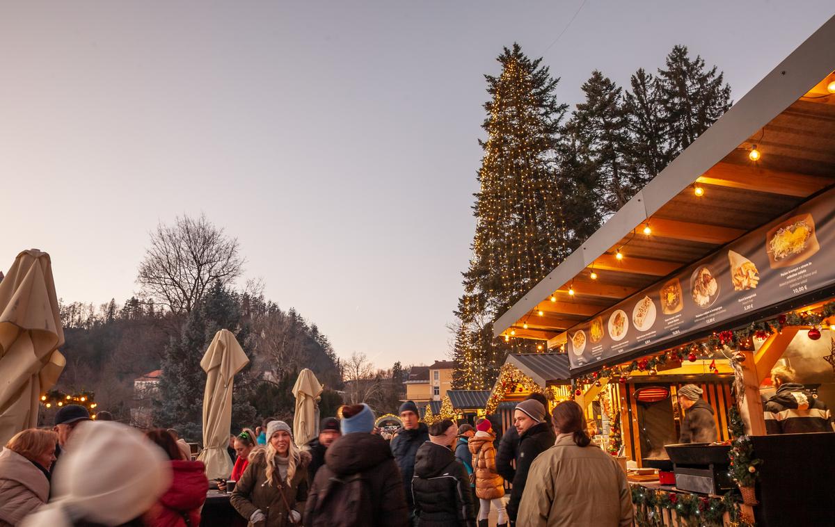 Bled | Tožena stran naj bi se sklicevala na svobodno gospodarsko pobudo, vendar je sodišče že na prvi stopnji dalo prednost pravici tožnikov do mirnega uživanja njihove lastnine, doma, družinskega življenja in zasebnosti. | Foto Shutterstock