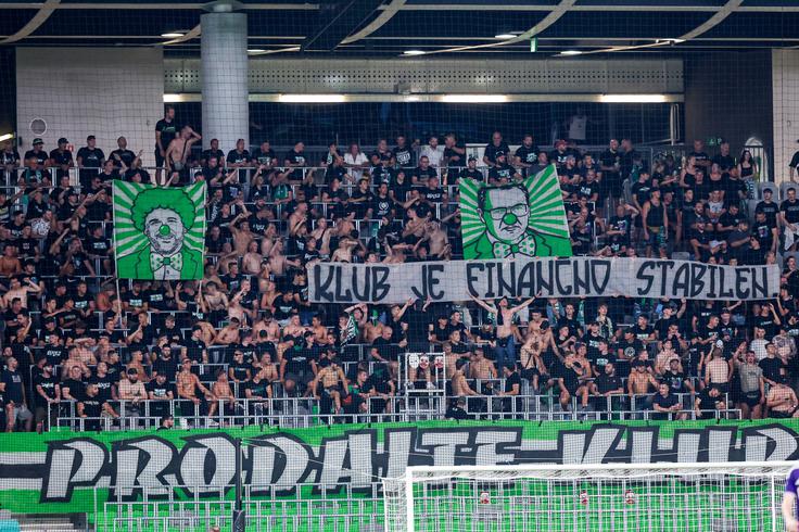 Sarkastična sporočila Dragonsov. | Foto: Aleš Fevžer