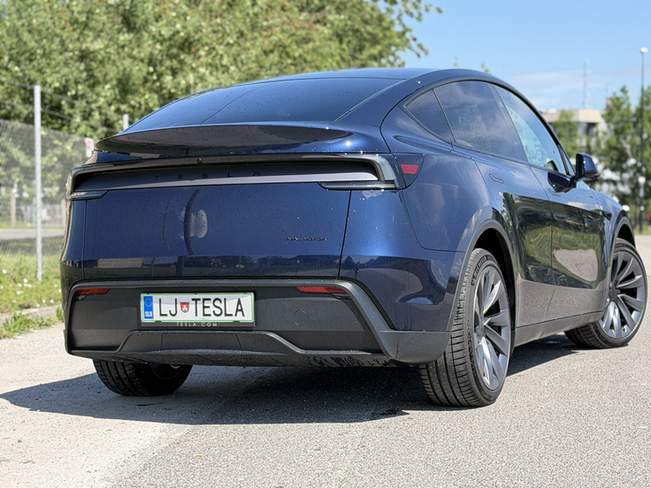 Tesla model Y 7 sedežev | Foto: Gregor Pavšič