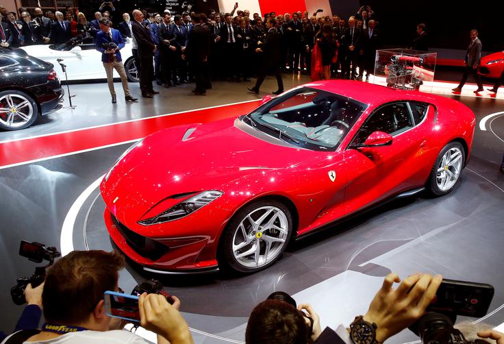 Novi ferrari 812 superfast na avtomobilskem salonu v Ženevi | Foto: Reuters