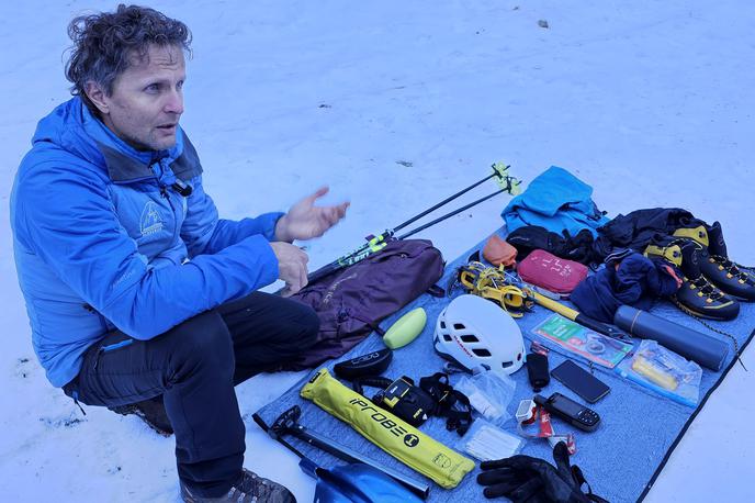pozimi varno v gore |  Miha Habjan nam je predstavil ustrezno opremo za zimski obisk gora, za lahke in za zahtevne vzpone. | Foto Manca Ogrin/PZS